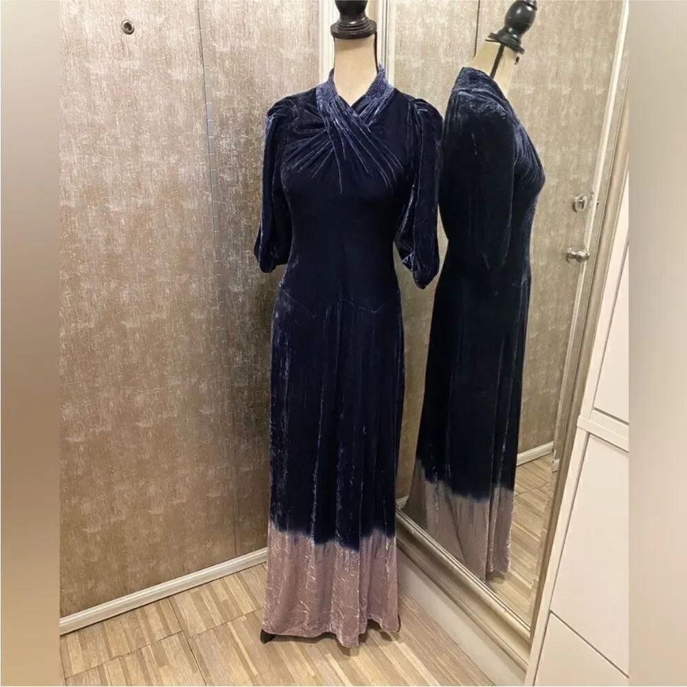 Bcbg Maxazria runway Luxurious Velvet Long Sleeve Dress in Navy and Silver, US0